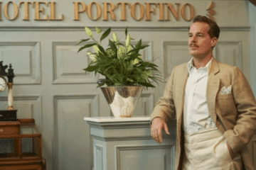 MIPTV: حصل « فندق بورتوفينو » على طلب الموسم الثاني ، ويبيع البروفيسور تي على نطاق واسع